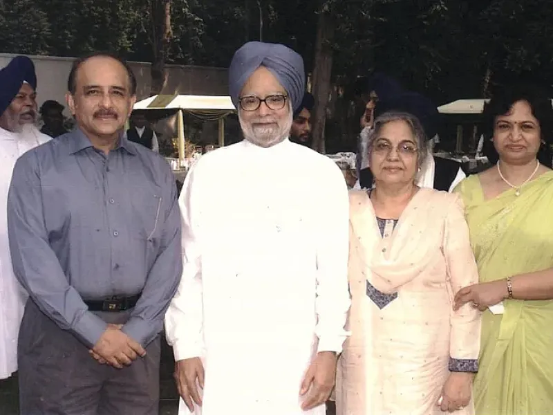 Dr. Mr. & Mrs. Hans with Hon'ble Mrs. & Mr. Prime Minister at a function at their residence